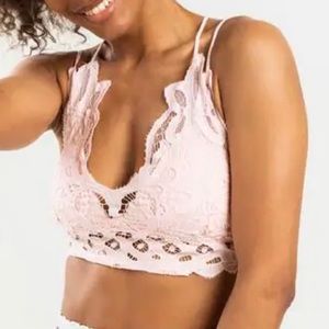Francesca’s Collections Cream Lace Bralette